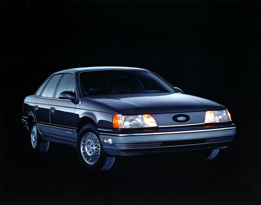  Ford Taurus 1986 года  (фото 2 из 5)